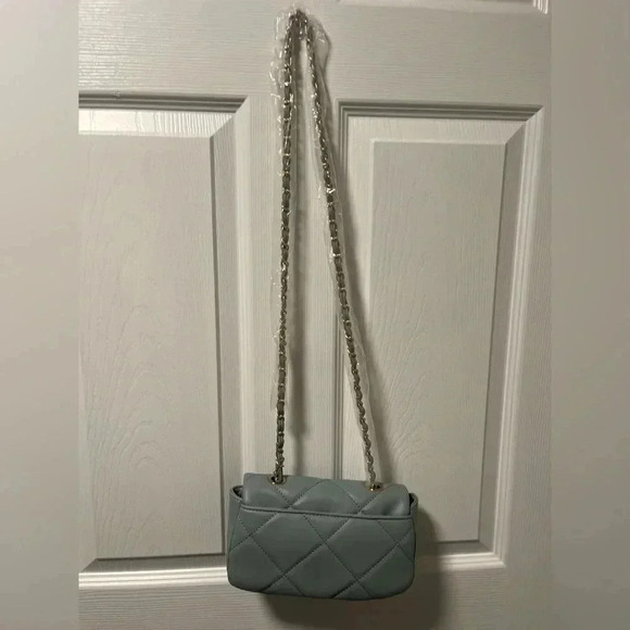 New Dusty Blue Rectangular Quilted Chain Strap Clasp Bag - Picture 8 of 8